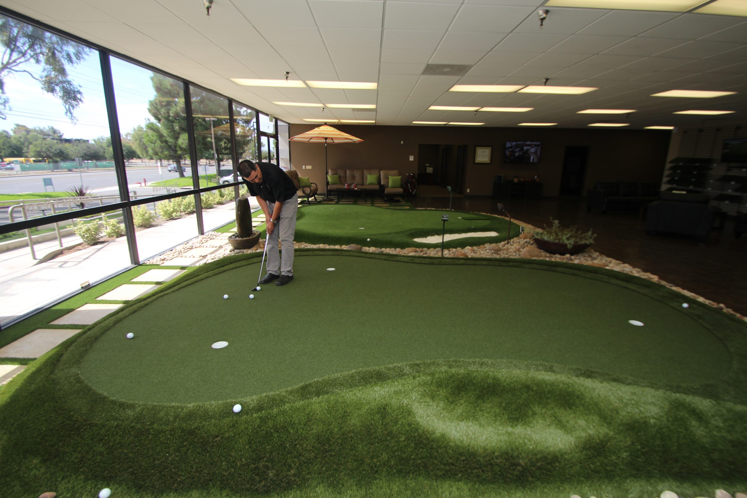 commercial putting green