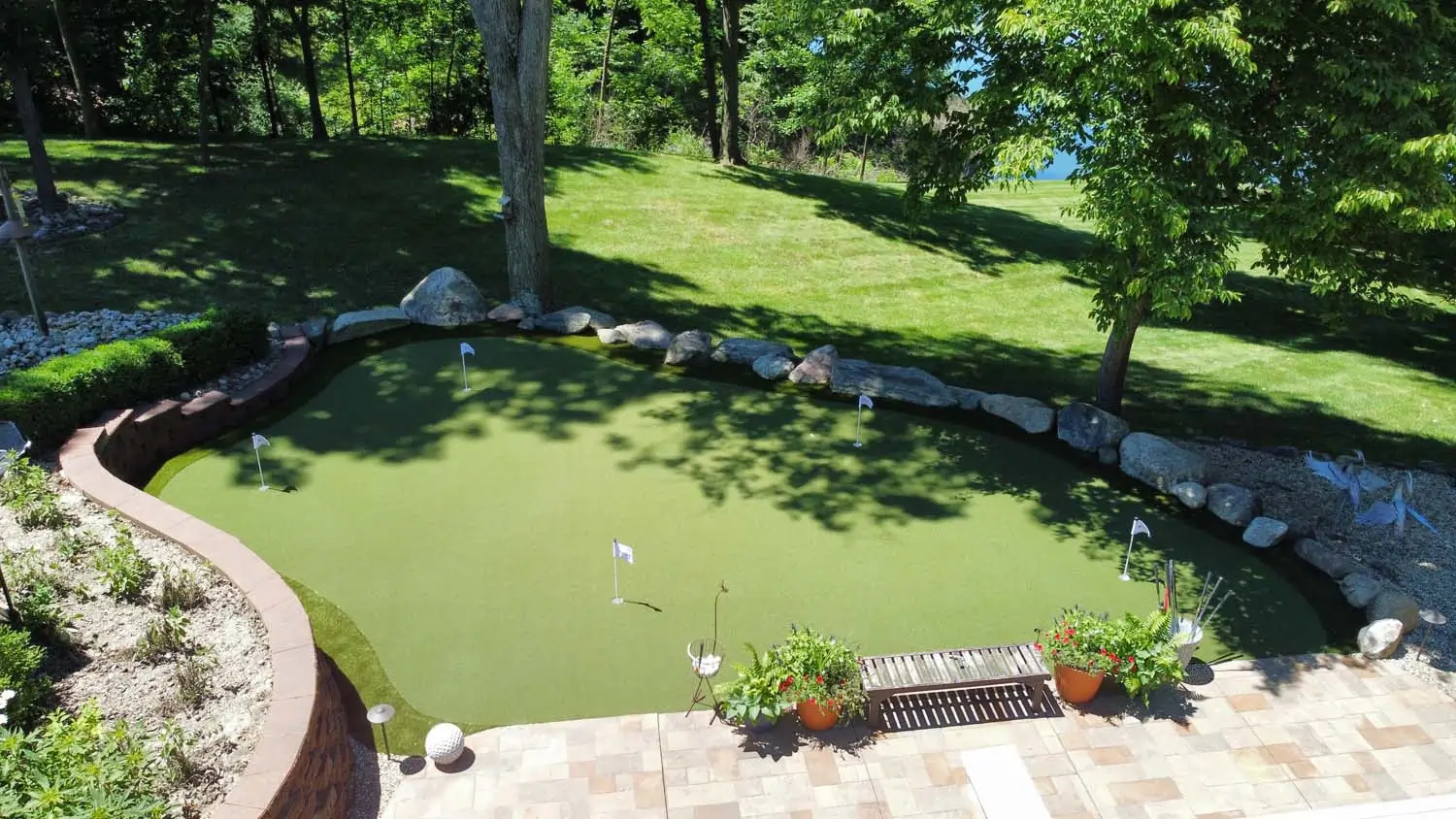 residential-putting-green-gal-6 indiana backyard putting green synlawn